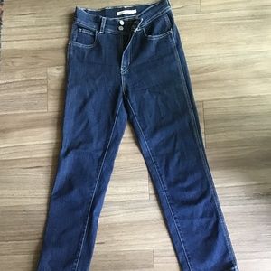 724 Levi’s High Rise Straight Crop Jeans